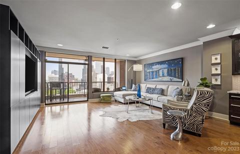 222 S Caldwell St #1505, Charlotte, NC 28202