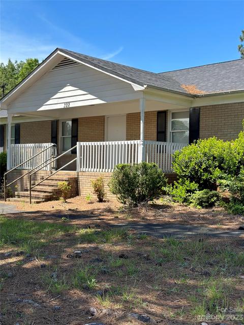 322 Mayo St, Badin, NC 28009