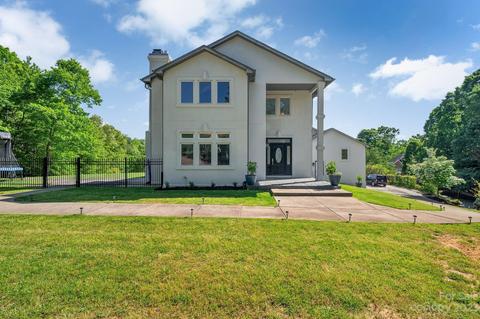 3613 Providence Plantation Ln, Charlotte, NC 28270