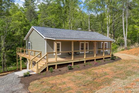 135 Scarlett Ridge Dr, Marshall, NC 28753