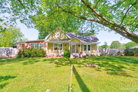 204 Oak Dr, Shelby, NC 28150