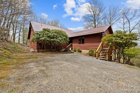 304 Sarvis Ln, Mars Hill, NC 28754 photo 3
