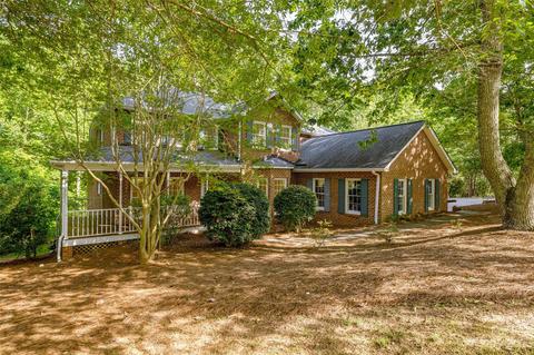 6325 Crosswinds Dr, Clover, SC 29710