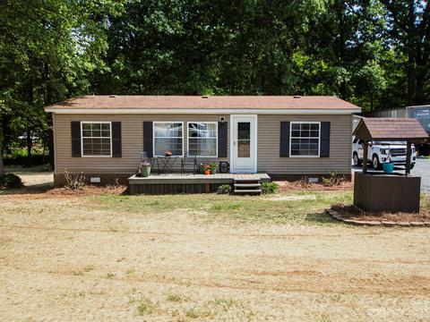 2932 Loop Rd, Lincolnton, NC 28092 photo 2