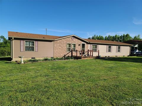 1059 Silver Moon Trl, Yadkinville, NC 27055