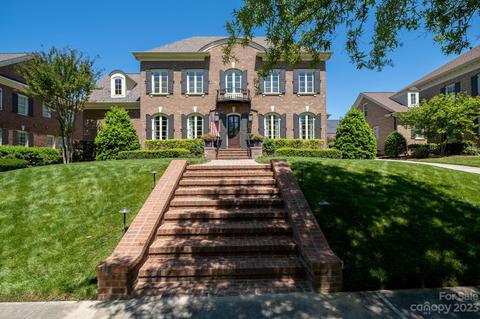 9209 Heydon Hall Cir, Charlotte, NC 28210
