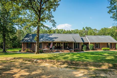 824 Gypsy Ln, Lancaster, SC 29720