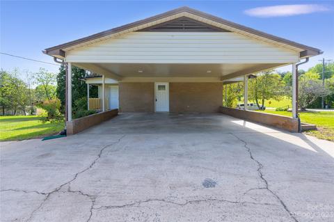 3968 Hollywood Ridge Rd, Lenoir, NC 28645