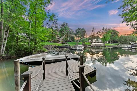 8101 Deep Water Ln, Denver, NC 28037