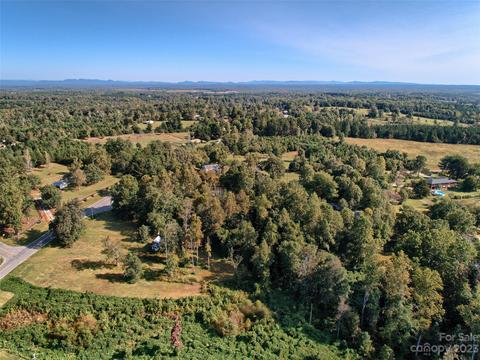 388 Sandy Plains Rd, Tryon, NC 28782