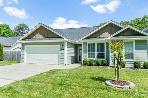 324 Austin Dr, Charlotte, NC 28213