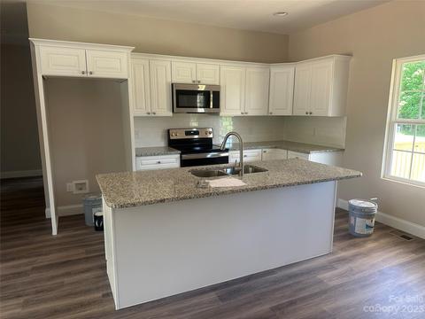 3005 Greenleaf Rd, Clover, SC 29710 photo 8