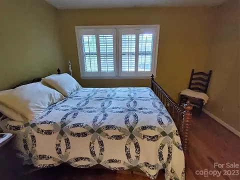 704 3rd Ne Ave, Conover, NC 28613 photo 14
