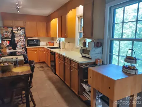704 3rd Ne Ave, Conover, NC 28613 photo 10