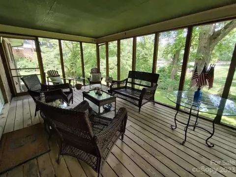 704 3rd Ne Ave, Conover, NC 28613 photo 25