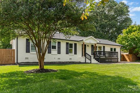 3511 Driftwood Dr, Charlotte, NC 28205