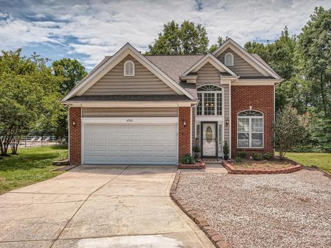 4502 Keeneland Ln, Charlotte, NC 28216
