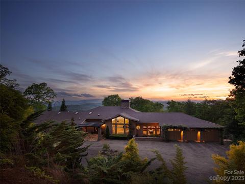 1 Secluded Vista Dr, Asheville, NC 28803