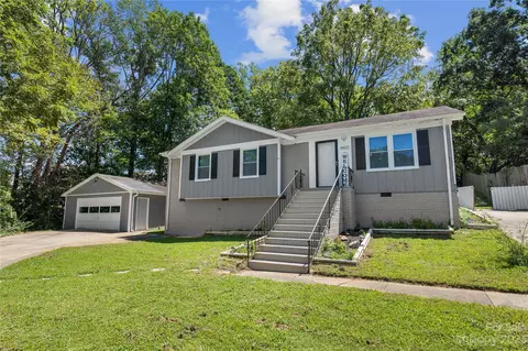 8822 Statesman Dr, Mint Hill, NC 28227