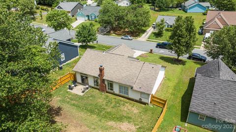 10016 Ashley Farm Dr, Matthews, NC 28105