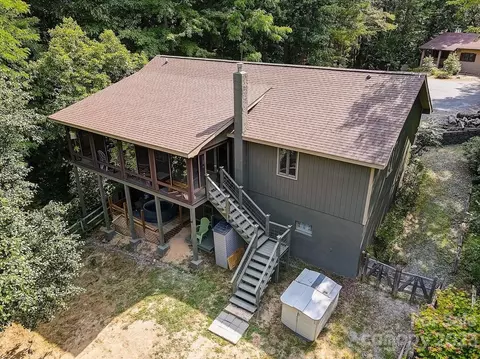146 Banjo Ct, Lake Lure, NC 28746