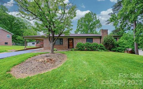 125 28th Ave Dr NW, Hickory, NC 28601