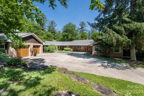 1045 Ransier Dr, Hendersonville, NC 28739