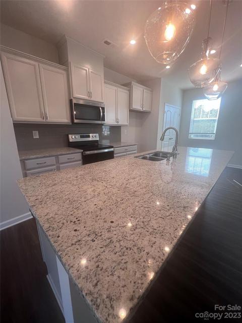 1136 Keydet 15 Dr #15, Charlotte, NC 28216