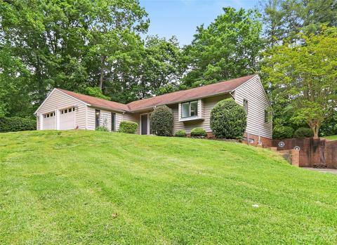 1482 Indian Hills Dr, Lenoir, NC 28645