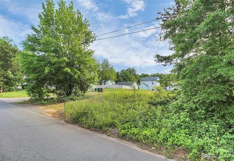 3756 Glenwood Dr, Charlotte, NC 28208