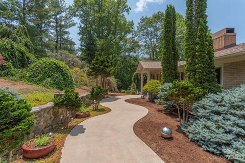 82 Westhaven Dr, Asheville, NC 28804