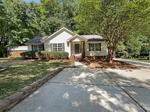 1134 Lakewood Dr, Stallings, NC 28104