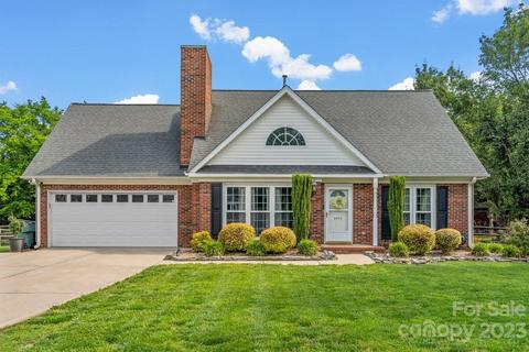 3912 Summerhill Ct NW, Concord, NC 28027