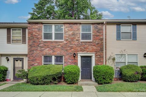7618 Holly Grove Ct, Charlotte, NC 28227