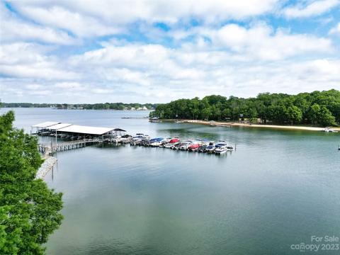 7602 Mariner Cove Dr, Cornelius, NC 28031