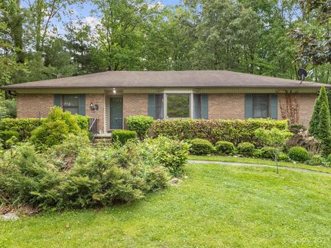 323 Deer Run, Hendersonville, NC 28739