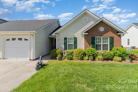 6823 Wellsley Ct, Clemmons, NC 27012