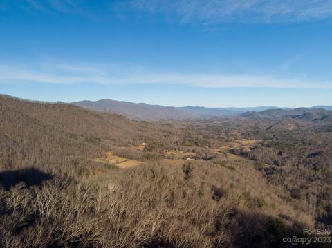 000 Sam Cove Rd, Robbinsville, NC 28771