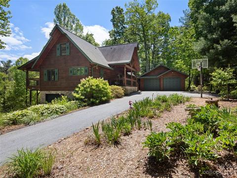 40 Lone Pine Dr, Saluda, NC 28773