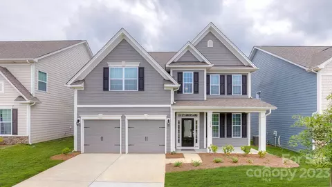17 Thornberry Rd, Hendersonville, NC 28792
