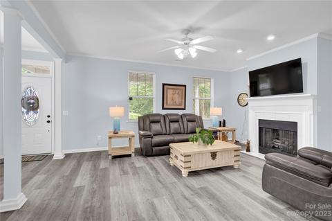 4076 Library Ln NW, Conover, NC 28613 photo 5
