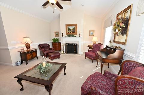 806 3rd St NE, Conover, NC 28613 photo 3