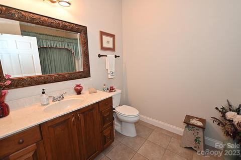 806 3rd St NE, Conover, NC 28613 photo 13