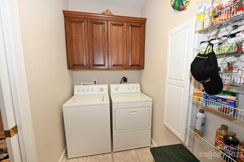 806 3rd St NE, Conover, NC 28613 photo 15