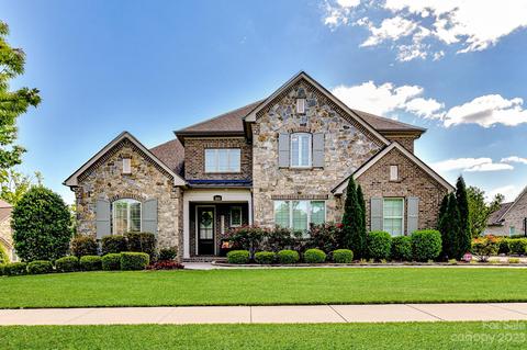 2601 Holmview St, Waxhaw, NC 28173