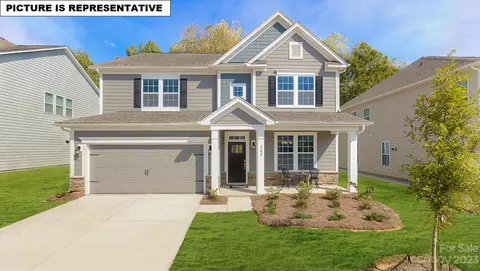 102 Rhuidean Ct, Troutman, NC 28166