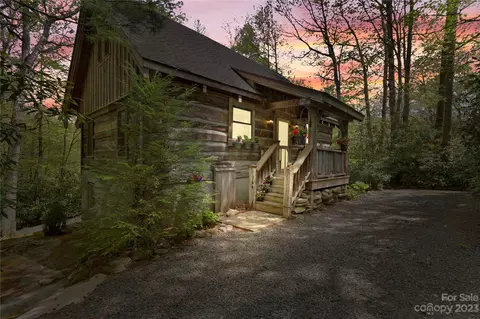 37 Cross Rd, Newland, NC 28657