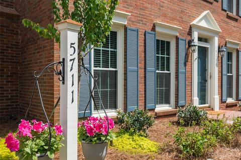 5711 Carmel Station Ave, Charlotte, NC 28226