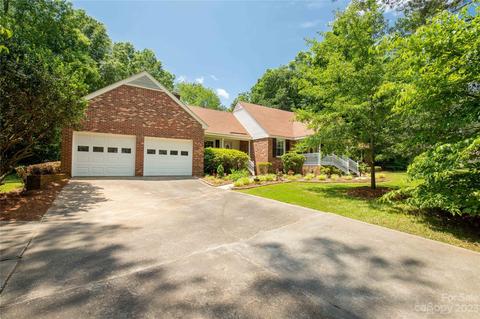 2018 Fairway Dr, Lancaster, SC 29720
