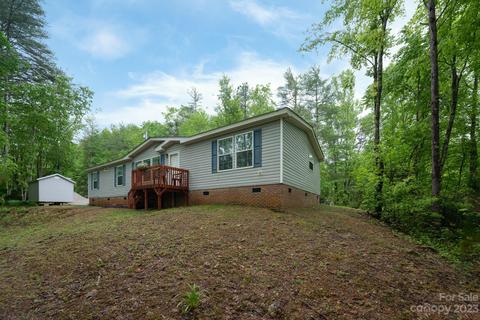 35 Flat Creek Dr, Lake Toxaway, NC 28747